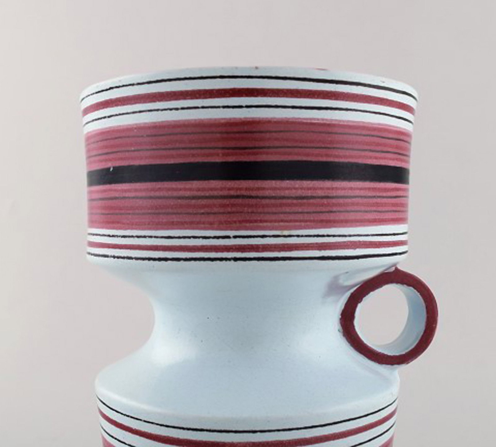 Stig Lindberg "studio hand", Gustavsberg. Faience jug/vase with handle and hand-painted decoration. - 3