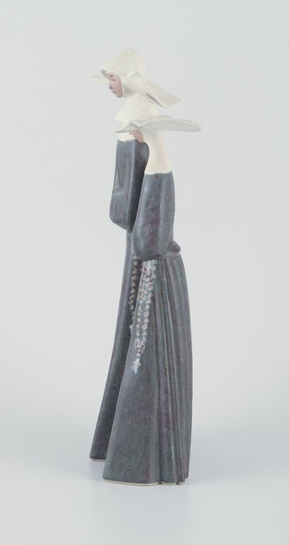 LladrÃ³, Spain. Large ceramic figurine of two nuns. Approximately 1970s. - 2