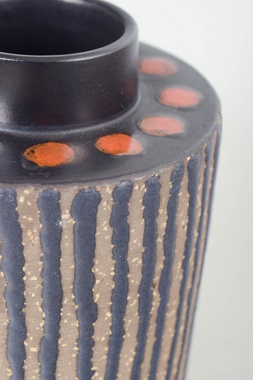 Mari Simmulson for Upsala Ekeby, Sweden. Cylindrical ceramic vase with vertical relief stripes. - 3