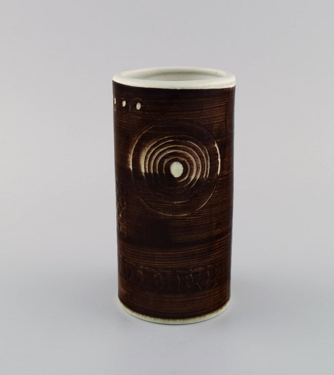 Olle Alberius for Rorstrand. Cylindrical Sarek vase in hand-painted and glazed ceramics with - 2