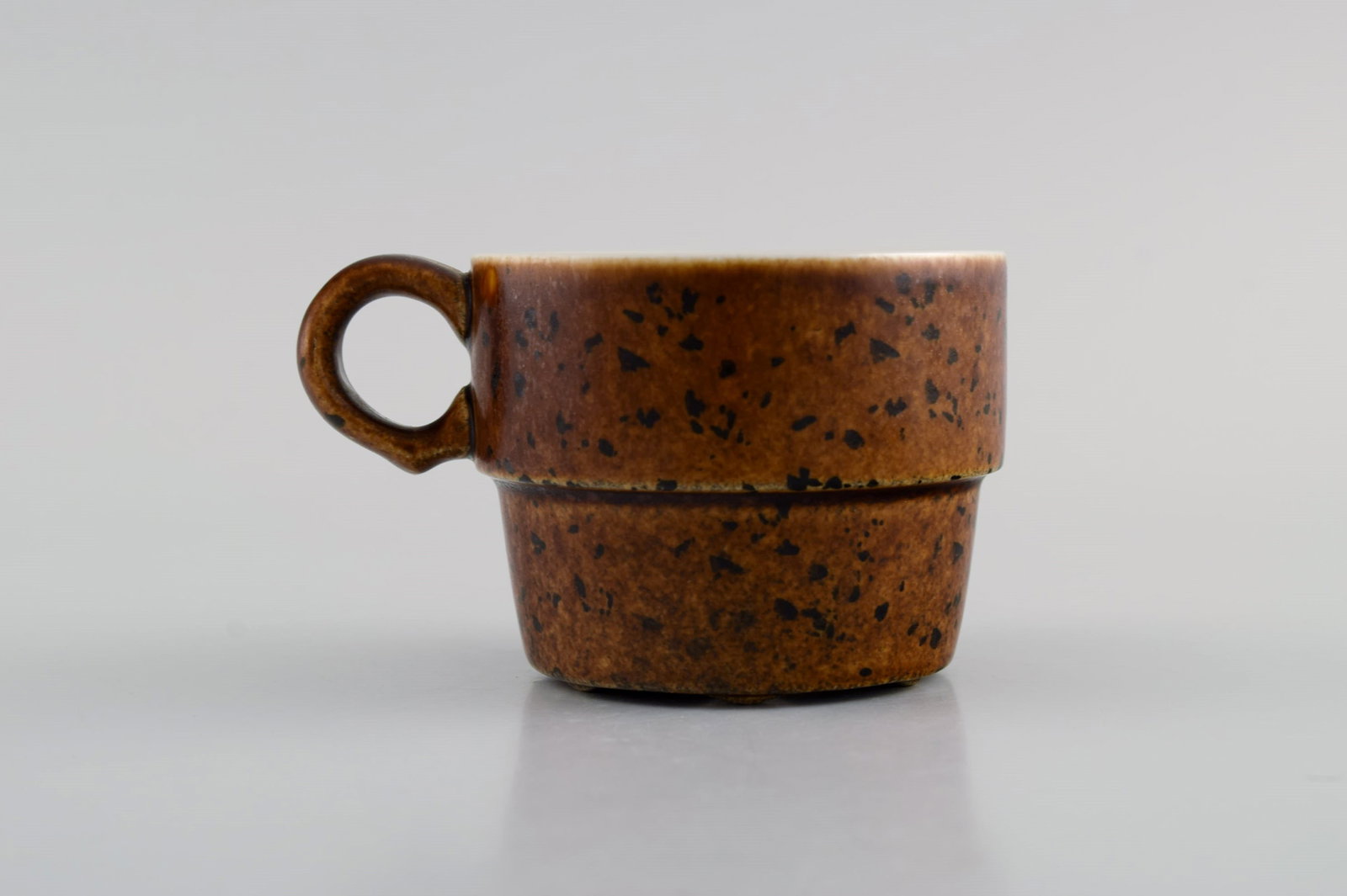 Stig Lindberg for Gustavsberg. Twelve Coq coffee cups with saucers in glazed stoneware. Beautiful - 5