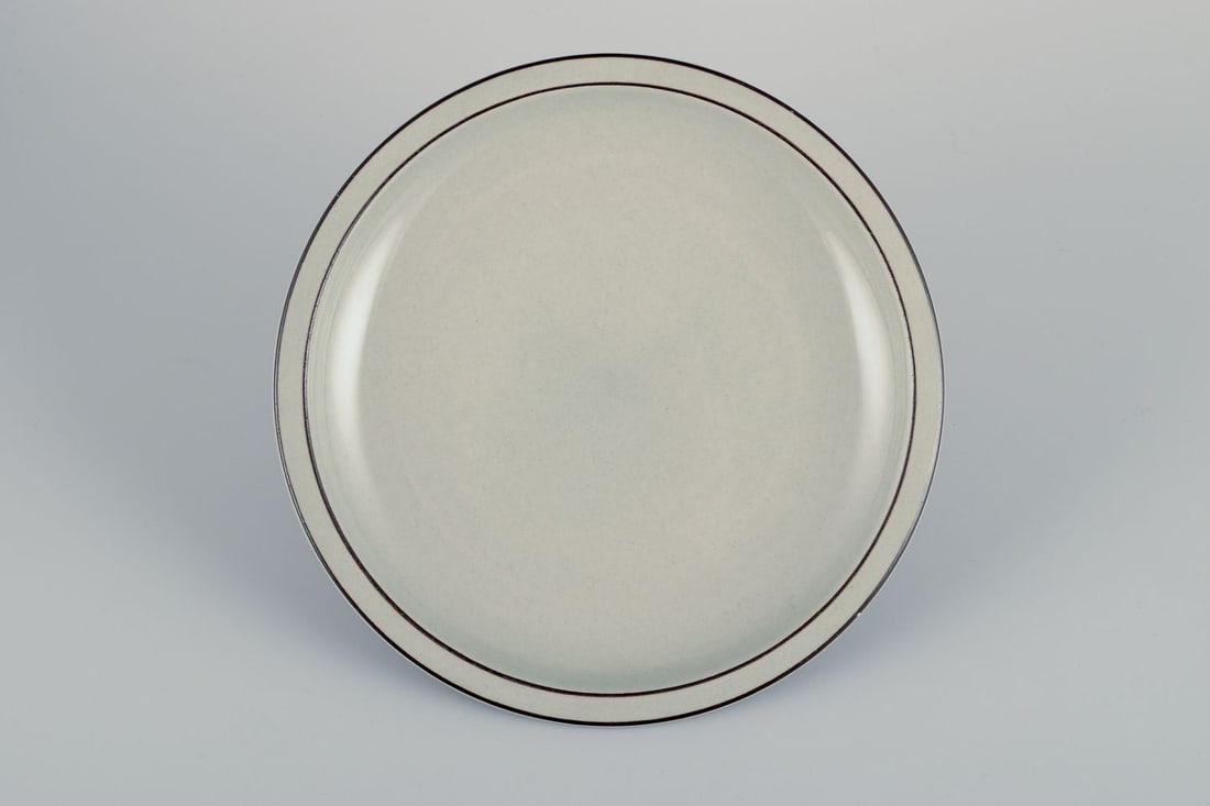 Bing & Grøndahl a€Colombiaa€. A set of eight plates in stoneware. - 2