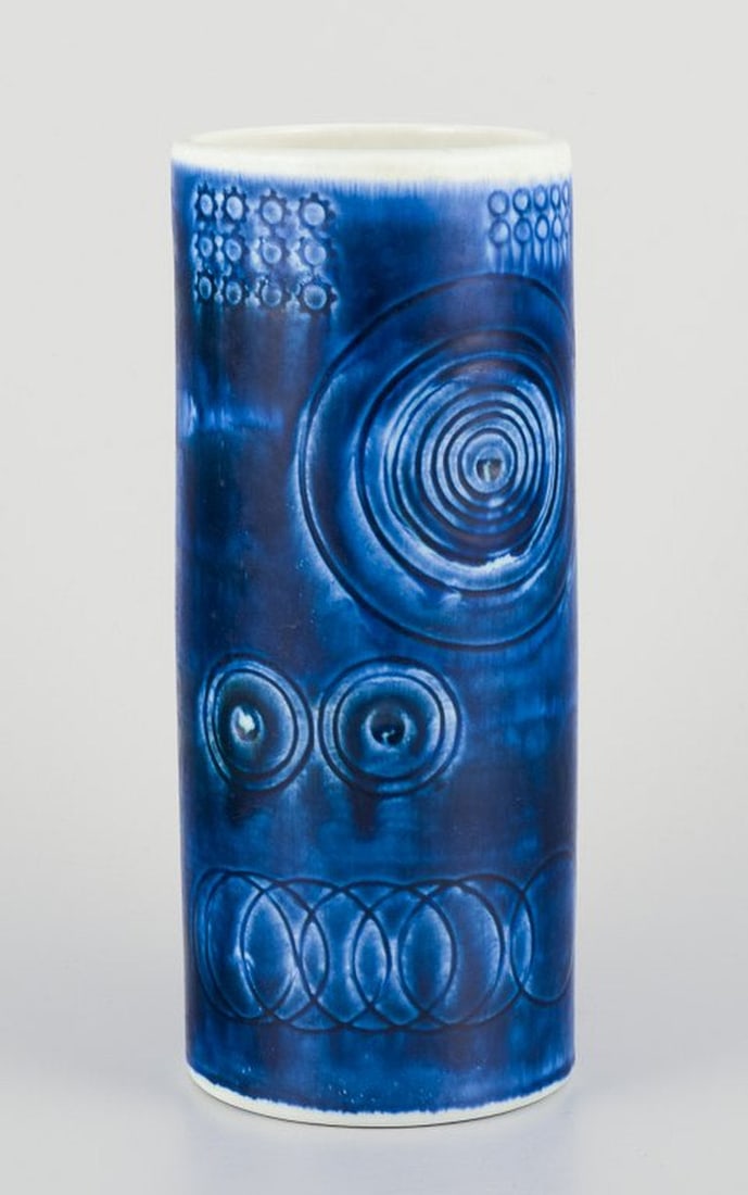 Olle Alberius for Rorstrand, Sweden. 'Sarek' ceramic vase in modernist design with circles. Mid-20th - 2