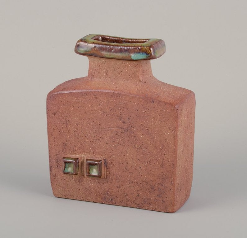 Curt Magnus Addin, Swedish ceramist. Own studio. Unique ceramic vase in a modernist style. Chamotte - 2