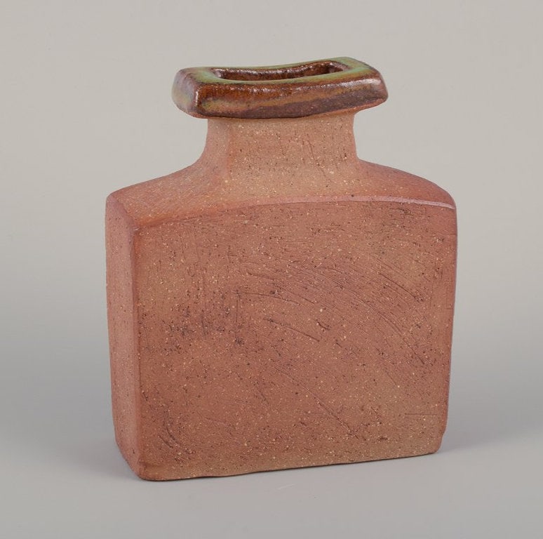Curt Magnus Addin, Swedish ceramist. Own studio. Unique ceramic vase in a modernist style. Chamotte - 4
