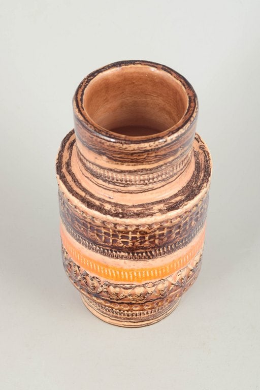 Aldo Londi for Bitossi, Italy. Stoneware vase with relief and horizontal bands in earthy tones. - 2