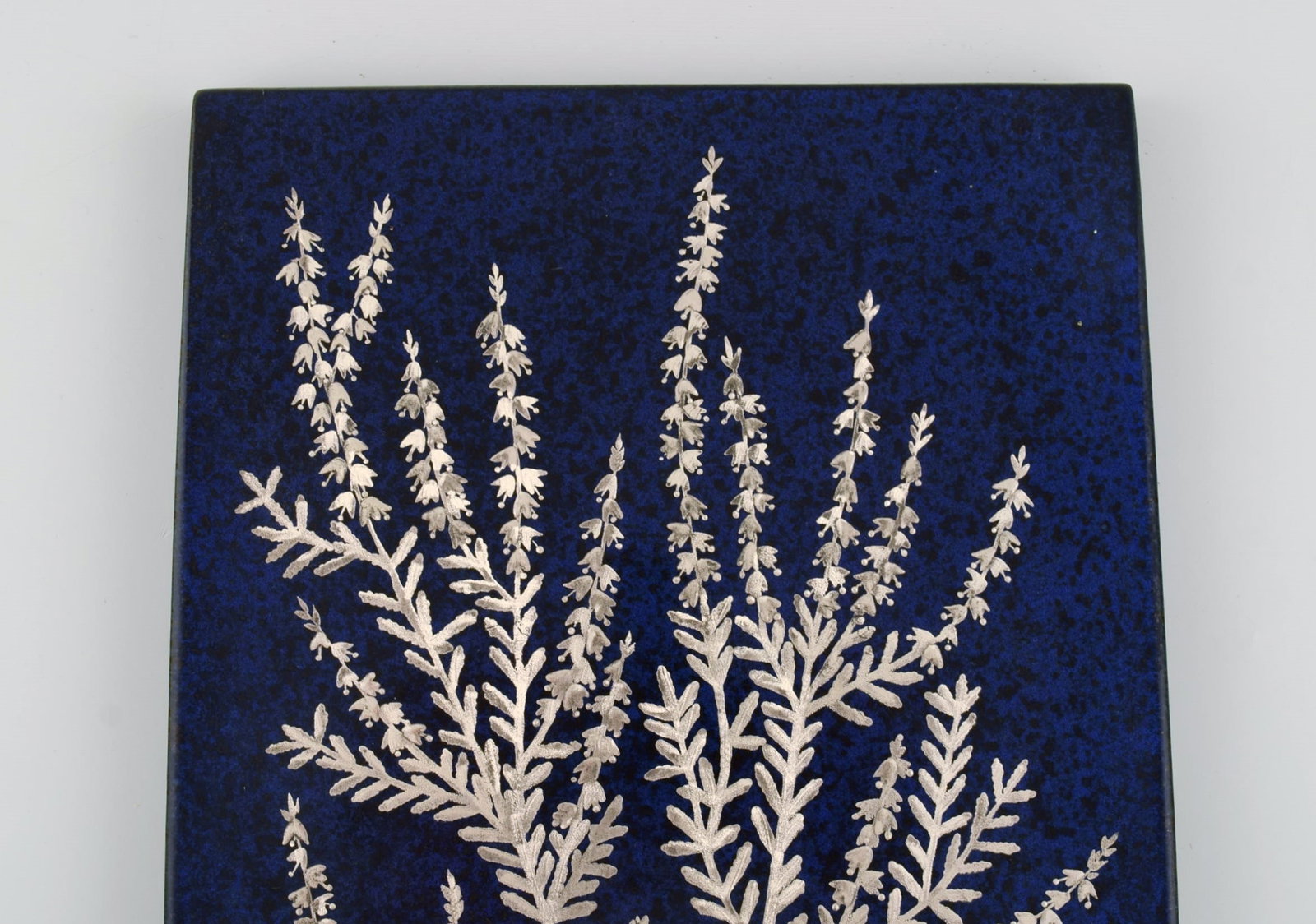 Heinz Erret (1920-2003) for Gustavsberg. Wall plaque in glazed ceramics with silver inlay in the - 2