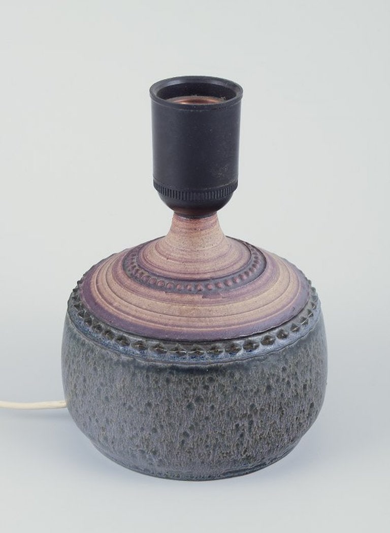 Klas-Goran Klaesson (Klase J:r) for Hoganäs, Sweden. Table lamp of stoneware. With pattern in - 2