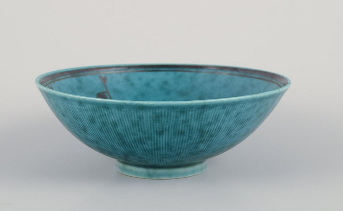 Wilhelm Kåge for Gustavsberg, Sweden. Three small ceramic bowls from the 'Argenta' series. Mid - 2