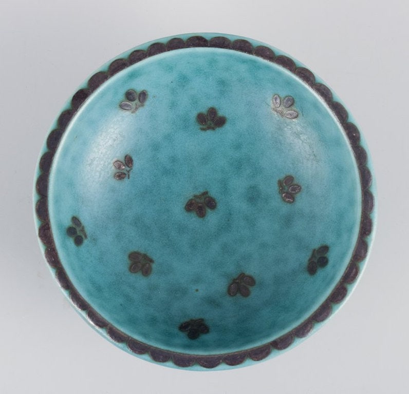 Wilhelm Kåge for Gustavsberg, Sweden. Three small ceramic bowls from the 'Argenta' series. Mid - 5