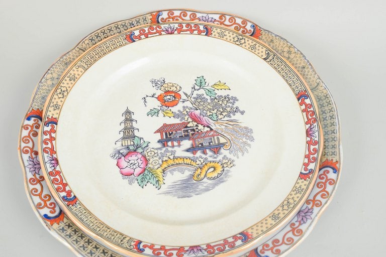 Rorstrand Japan series, Sweden. Set of two large round serving dishes in faience with - 3