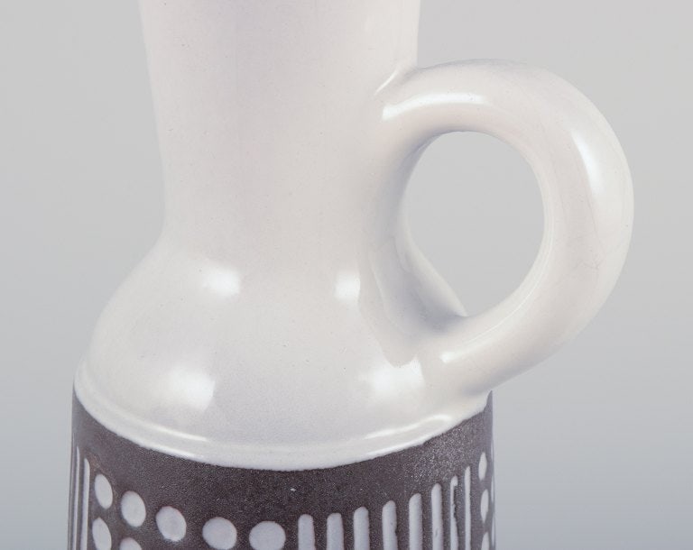 Mari Simmulson (1911-2000) for Upsala Ekeby. "Ruta" pitcher/vase in ceramic. Stylish design. - 7
