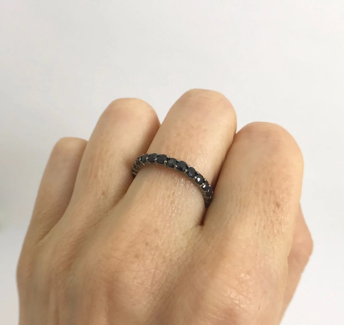 Dark Blue Sapphire Eternity Band Ring 14K White Gold 1.90 CTW, Size 5.5, 1.64 Gr - 4