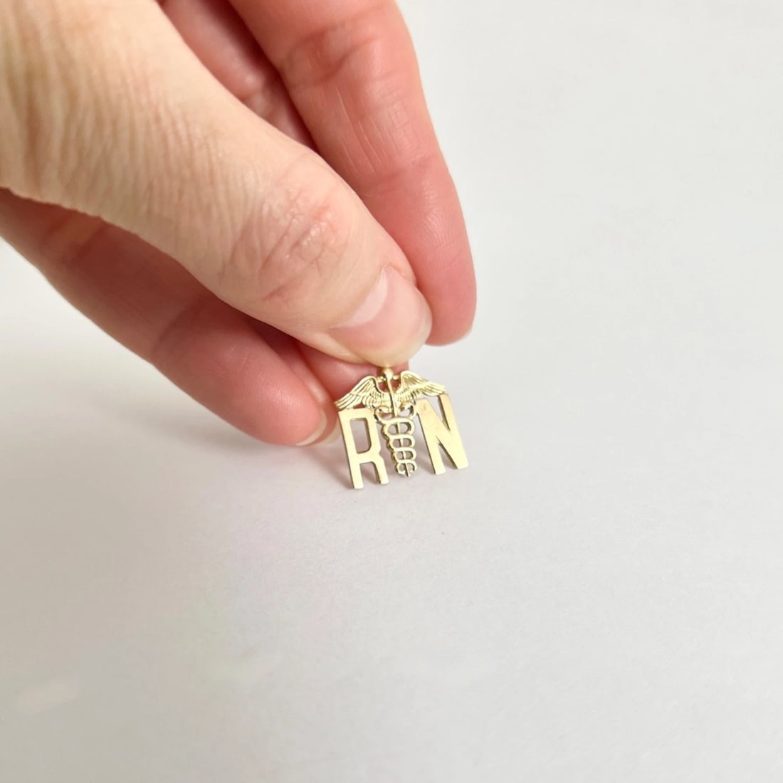 Estate RN Registered Nurse Charm Necklace Pendant 14K Yellow Gold, 1.03 Grams - 3