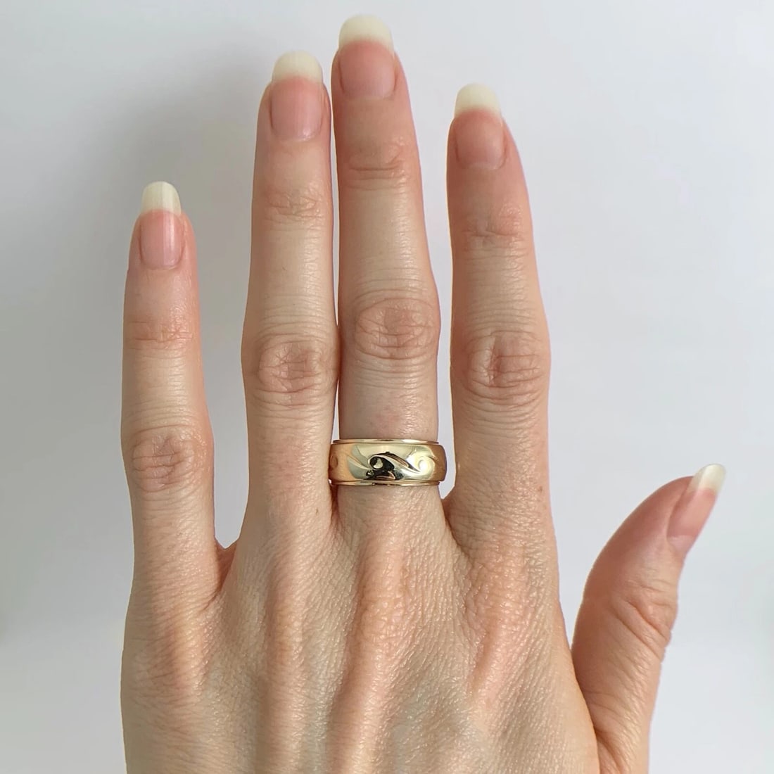 Wave Scroll Etched Beveled Band Ring 14K Yellow Gold, Size 6.25, 7.2 mm, 7.15 Gr - 2
