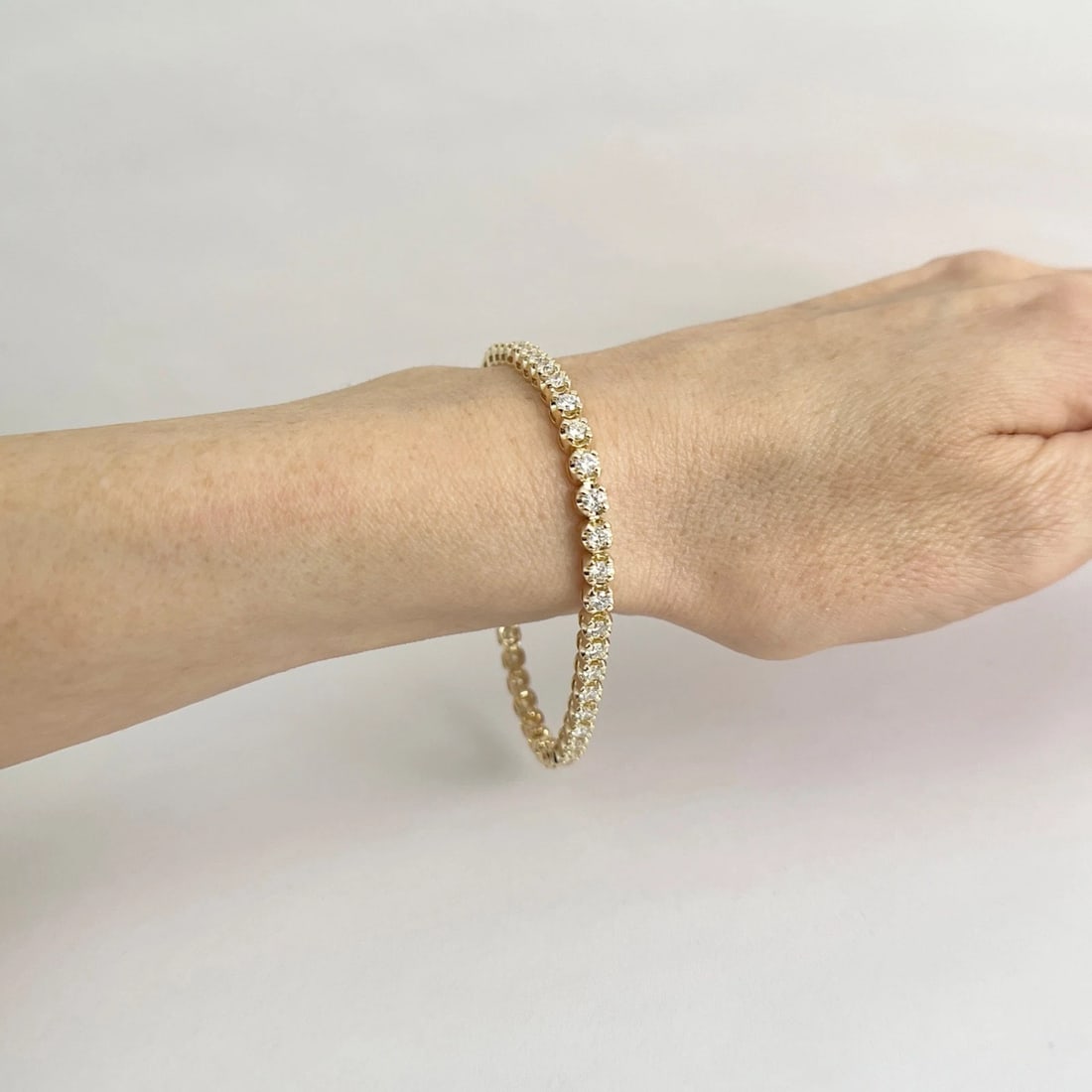 Round Diamond Buttercup Tennis Bracelet 14K Yellow Gold, 7 Inches, 4.05 CTW - 4
