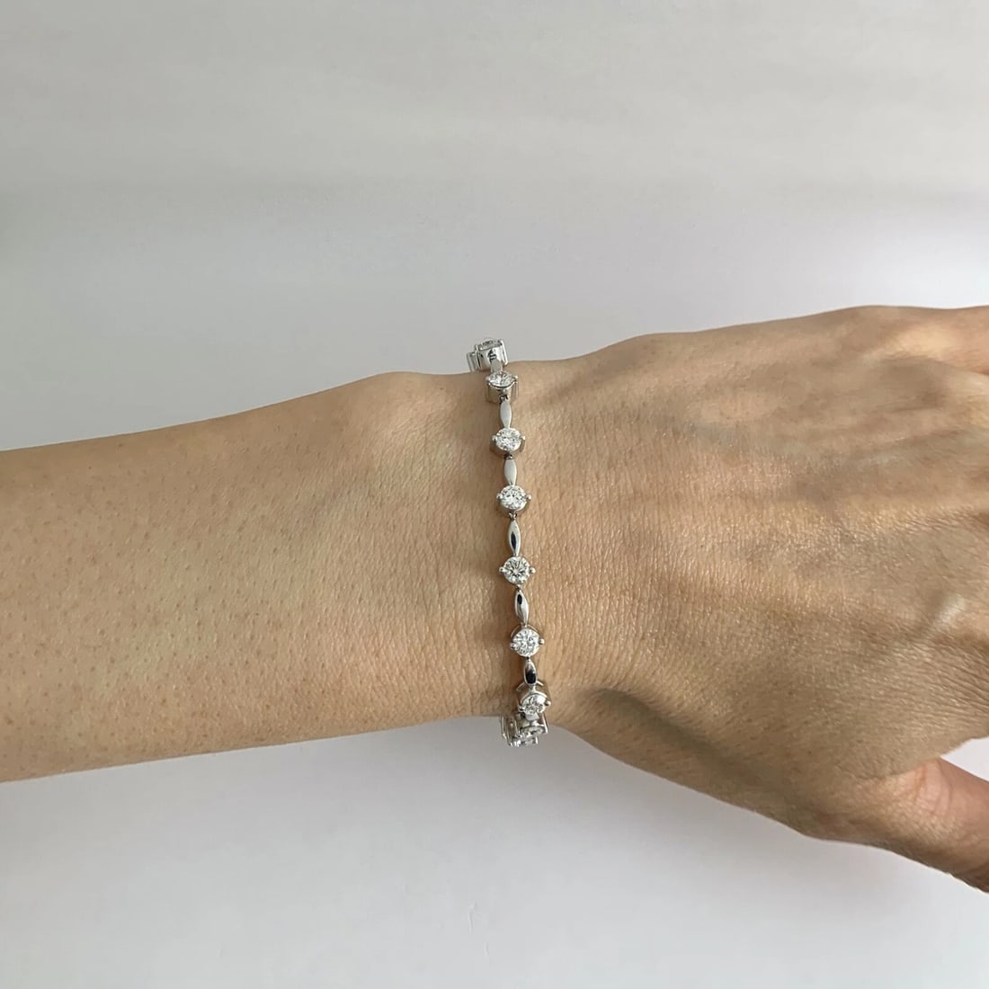 Round Diamond Bar Link Tennis Bracelet 14K White Gold, 3.07 CTW, 11.81 Grams - 3
