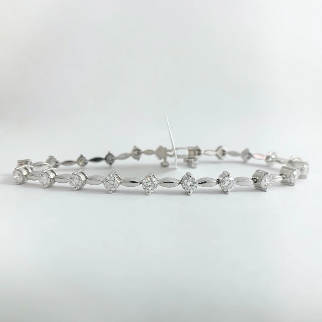 Round Diamond Bar Link Tennis Bracelet 14K White Gold, 3.07 CTW, 11.81 Grams - 6