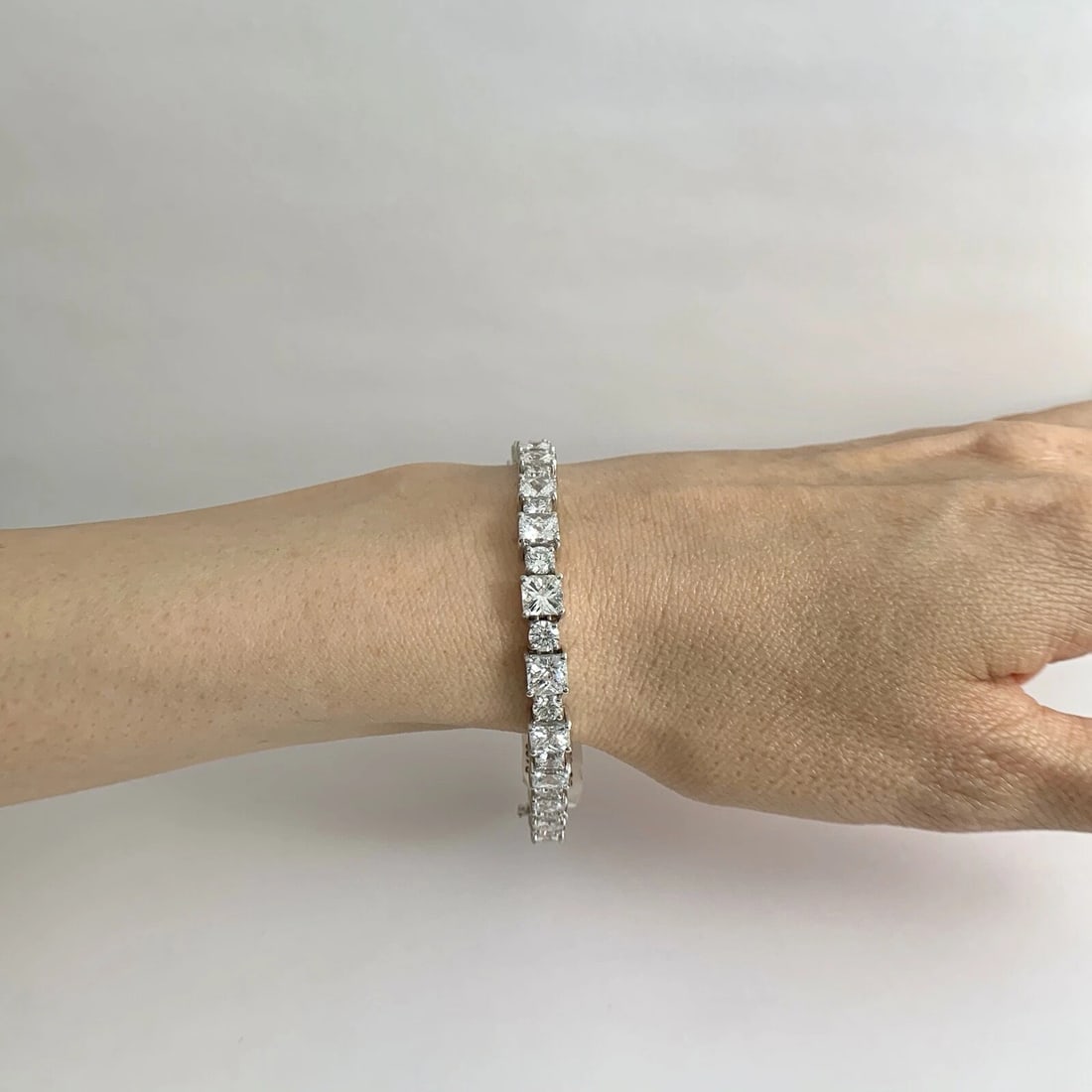Square Cushion Round Diamond Tennis Bracelet Platinum, 20.05 CTW, 26.20 Grams - 4
