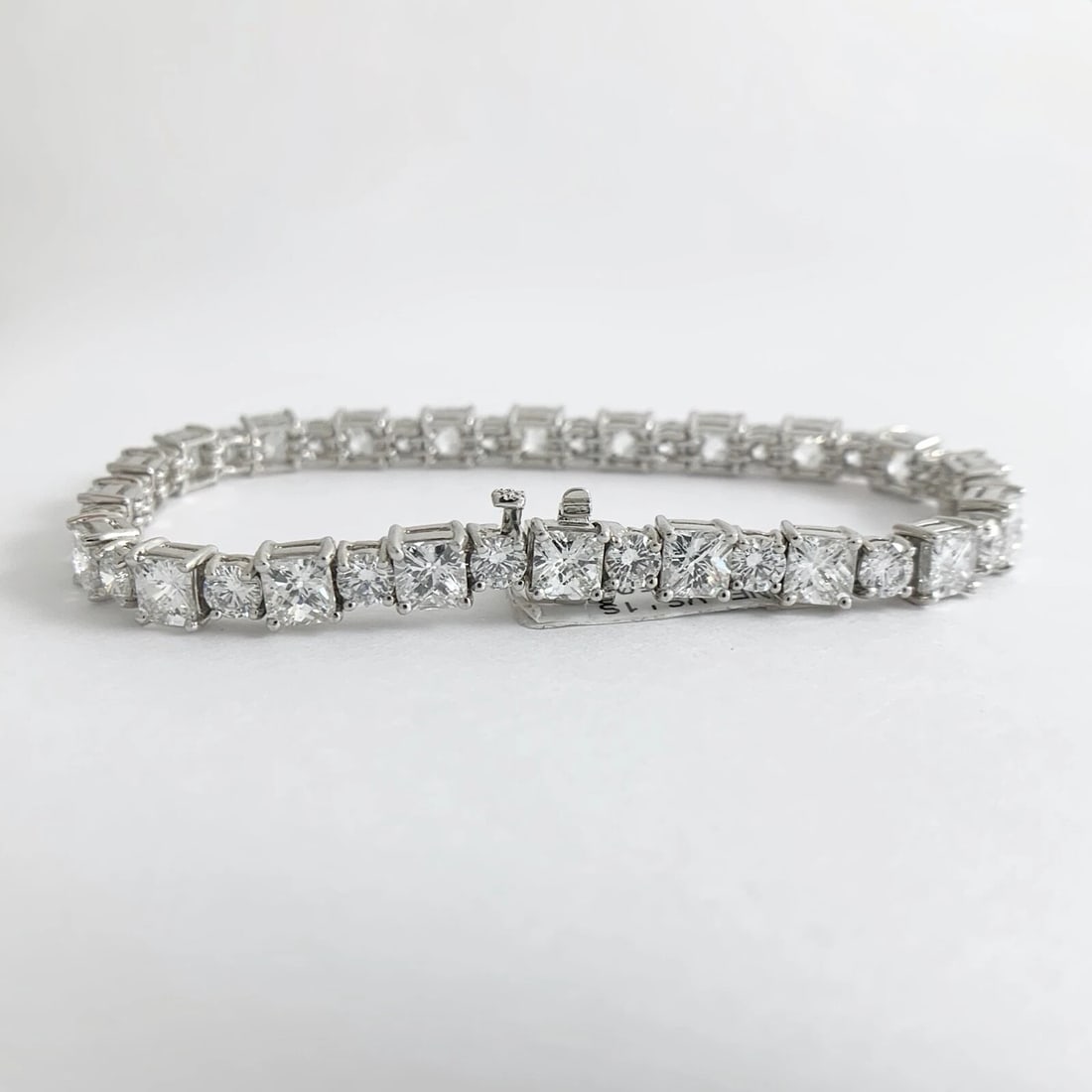 Square Cushion Round Diamond Tennis Bracelet Platinum, 20.05 CTW, 26.20 Grams - 7