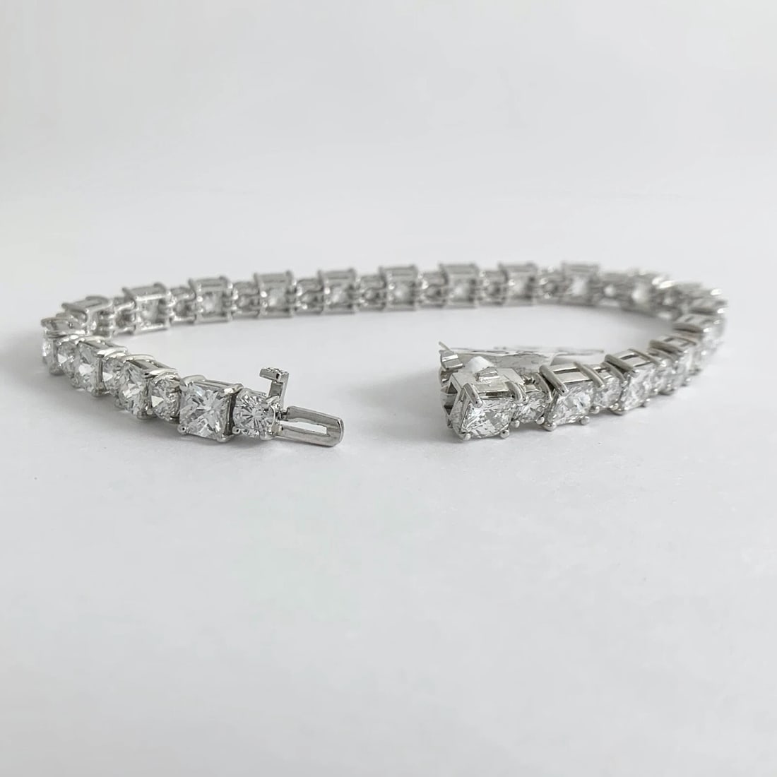 Square Cushion Round Diamond Tennis Bracelet Platinum, 20.05 CTW, 26.20 Grams - 8