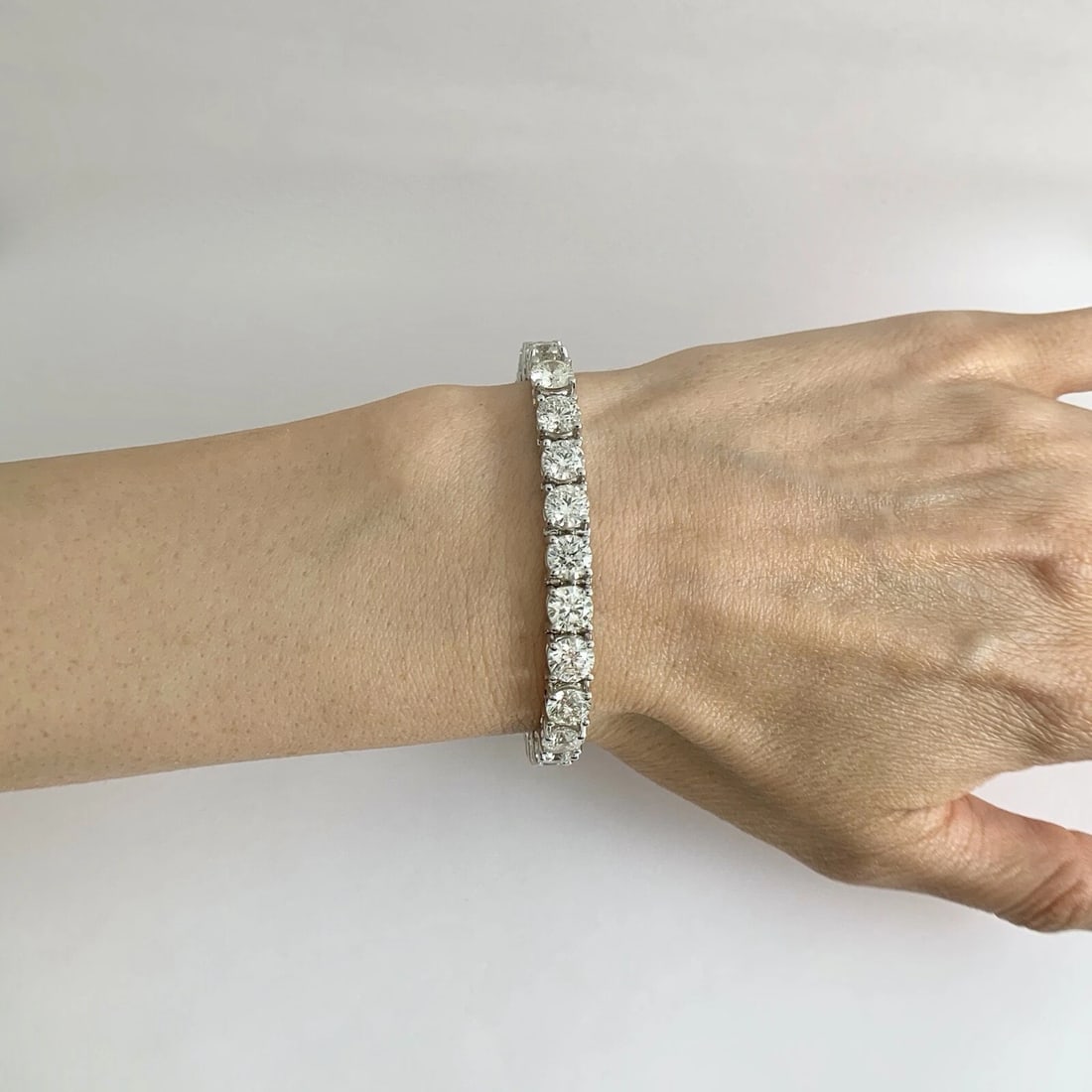 Round Diamond Tennis Bracelet 14K White Gold, 22.40 CTW, 7 Inches, 25.14 Grams - 3