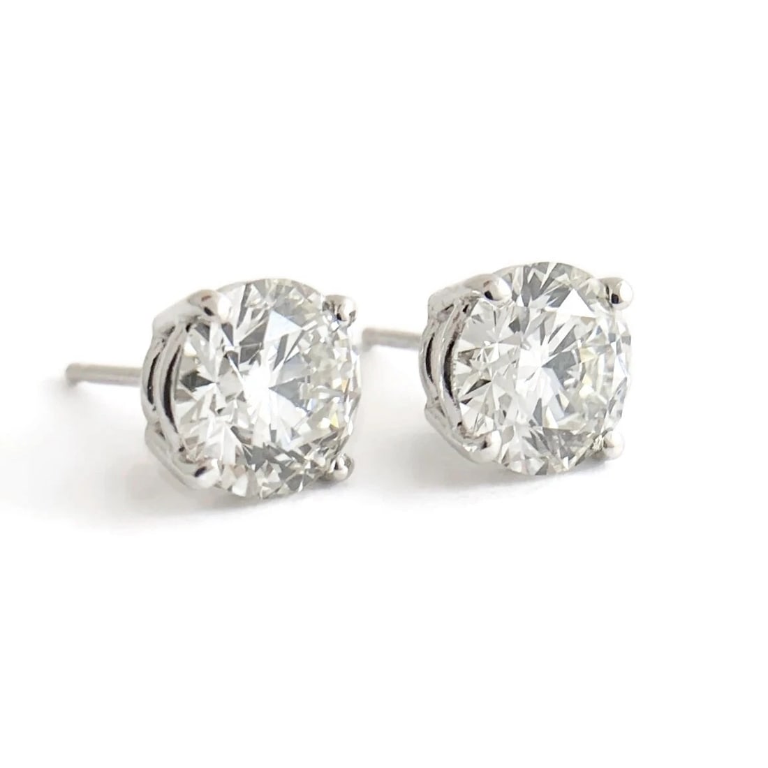 Round Diamond Stud Earrings 14K White Gold 4-Prong Basket Push Backs, 3.06 CTW: Title: Round Diamond Stud Earrings 14K White Gold 4-Prong Basket Push Backs, 3.06 CTW Description: Round Diamond Stud Earrings 14K White Gold 4-Prong Basket Push Backs, 3.06 CTW These are gorgeous