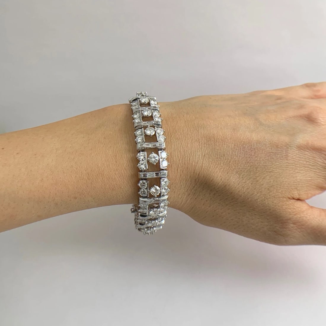 Vintage Van Clief Round Baguette Diamond Platinum Bracelet, 17.82 CTW, 51 Grams - 4