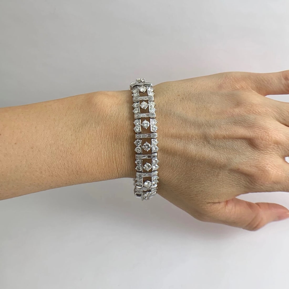 Vintage Van Clief Round Baguette Diamond Platinum Bracelet, 17.82 CTW, 51 Grams - 5