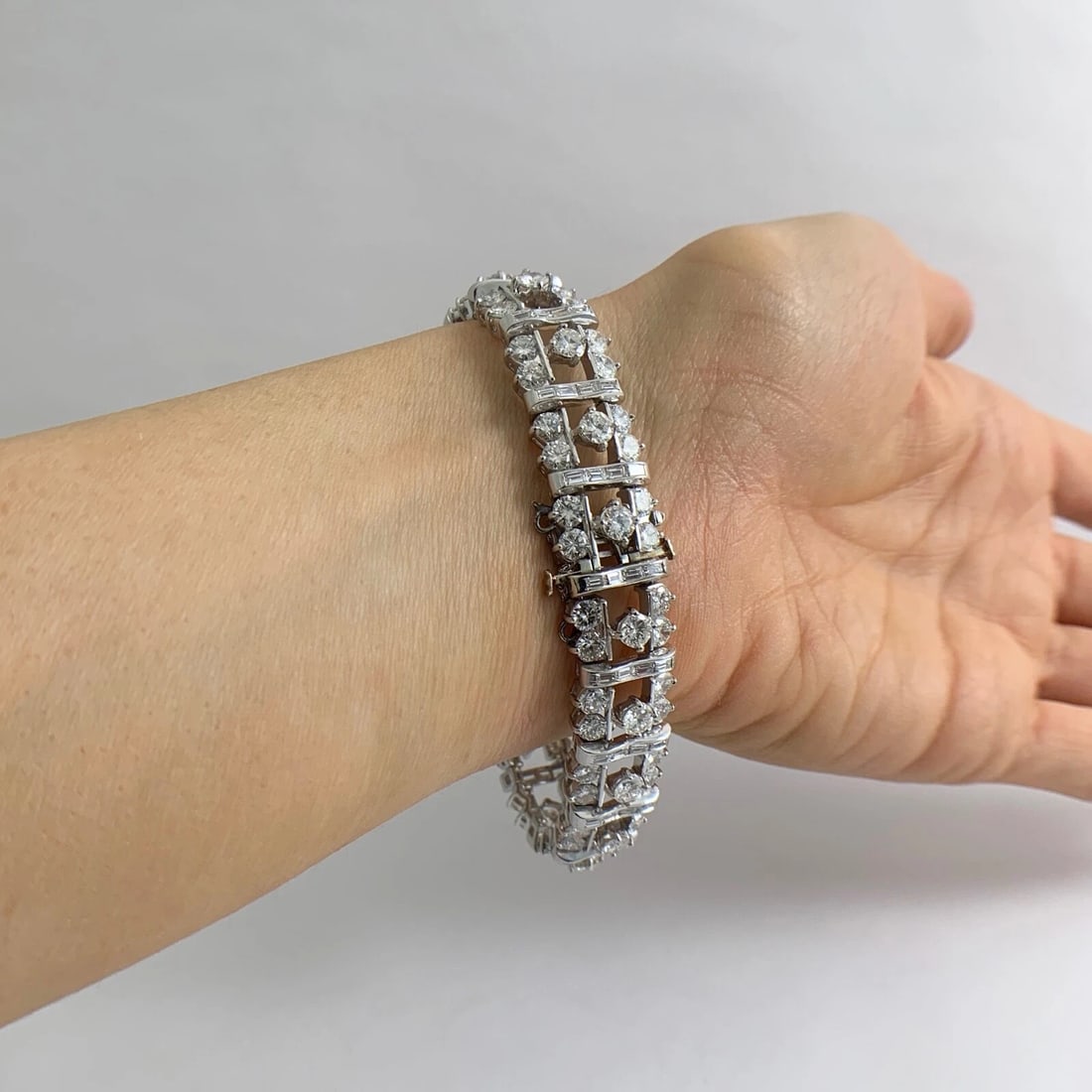 Vintage Van Clief Round Baguette Diamond Platinum Bracelet, 17.82 CTW, 51 Grams - 6