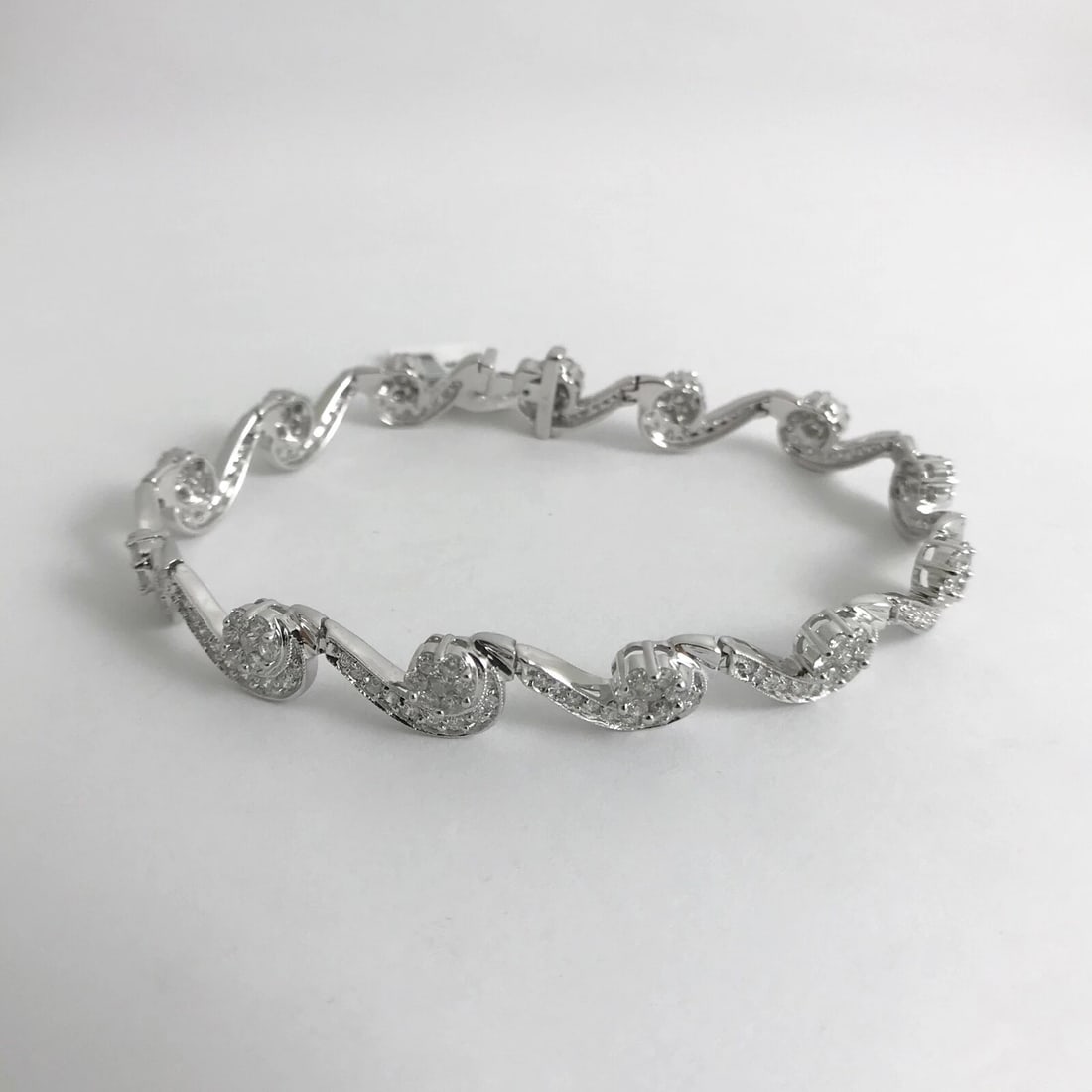 Diamond Wave Scalloped Tennis Bracelet 14K White Gold 2.70 CTW, 7 Inches - 6