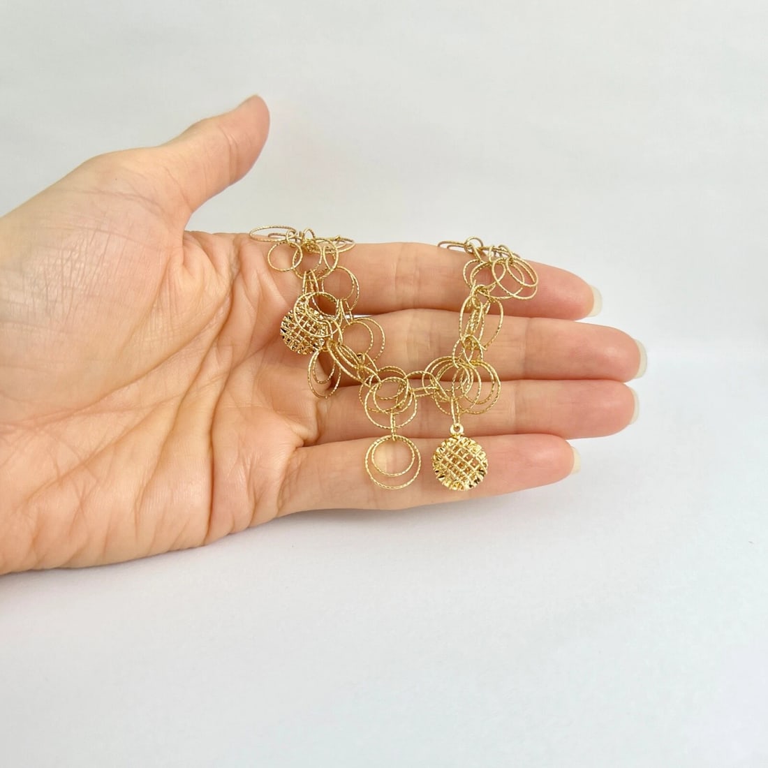 Filigree Open Circle Wire Link Chain Necklace 18K Yellow Gold, 24.60 Grams - 3