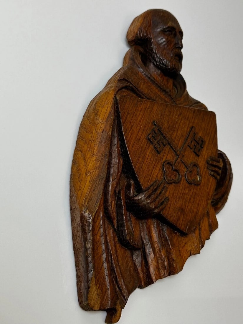 19th Century Carved Religious Figure Saint Holding Shield Crossed Keys Of Heaven - 14