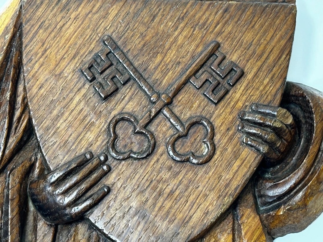 19th Century Carved Religious Figure Saint Holding Shield Crossed Keys Of Heaven - 6