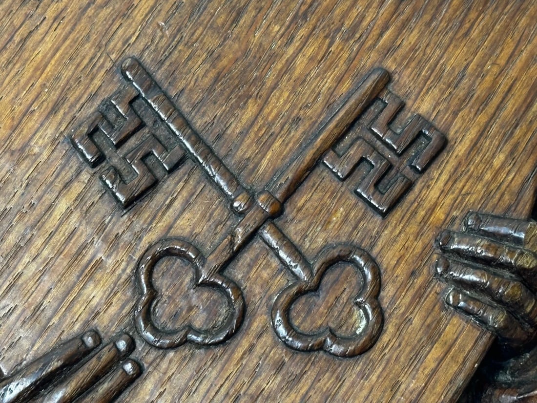19th Century Carved Religious Figure Saint Holding Shield Crossed Keys Of Heaven - 7