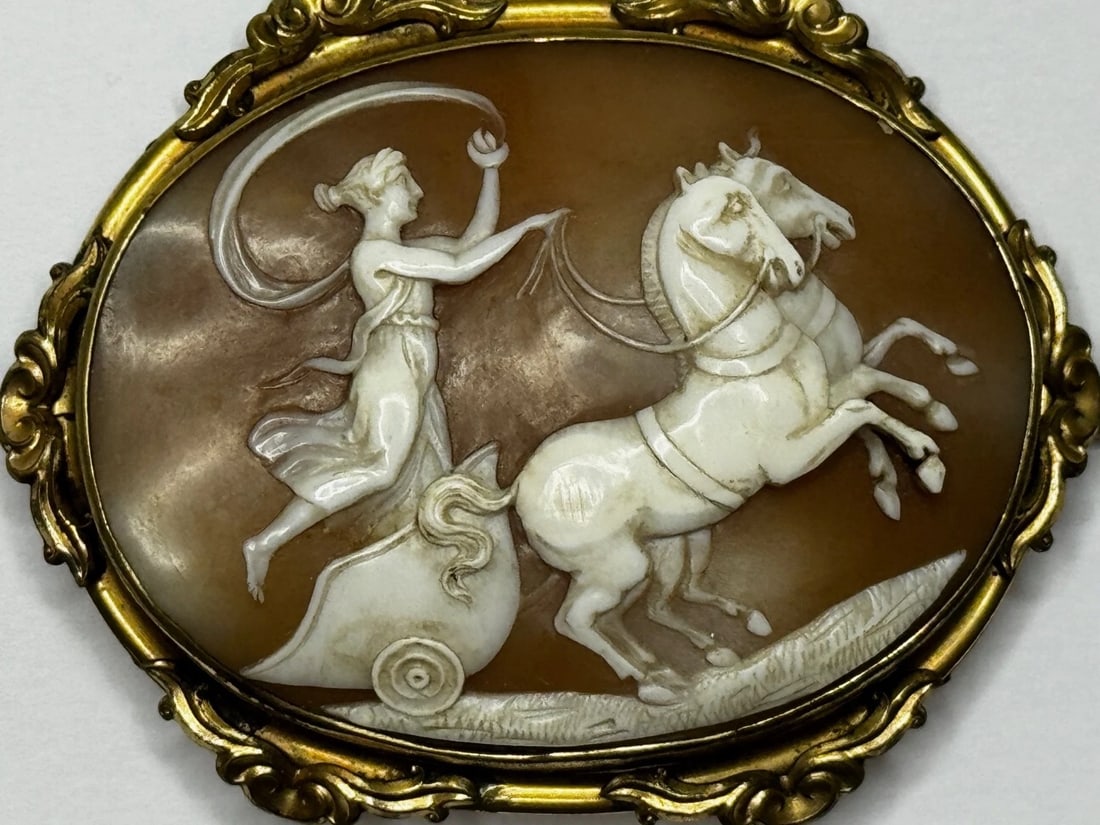 Roman Goddess Aurora in Her Chariot Important Georgian Shell Cameo Brooch c1820 - 7