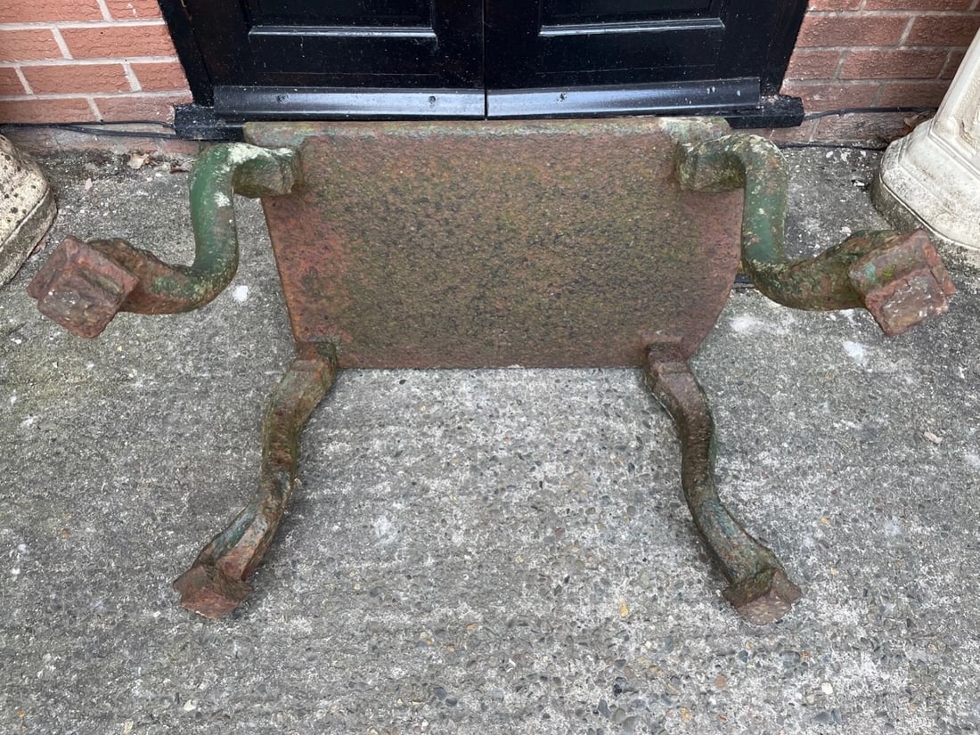 French Chateau Cast Iron Statuary Plinth Stand In the Manner of Val d'Osne - 8