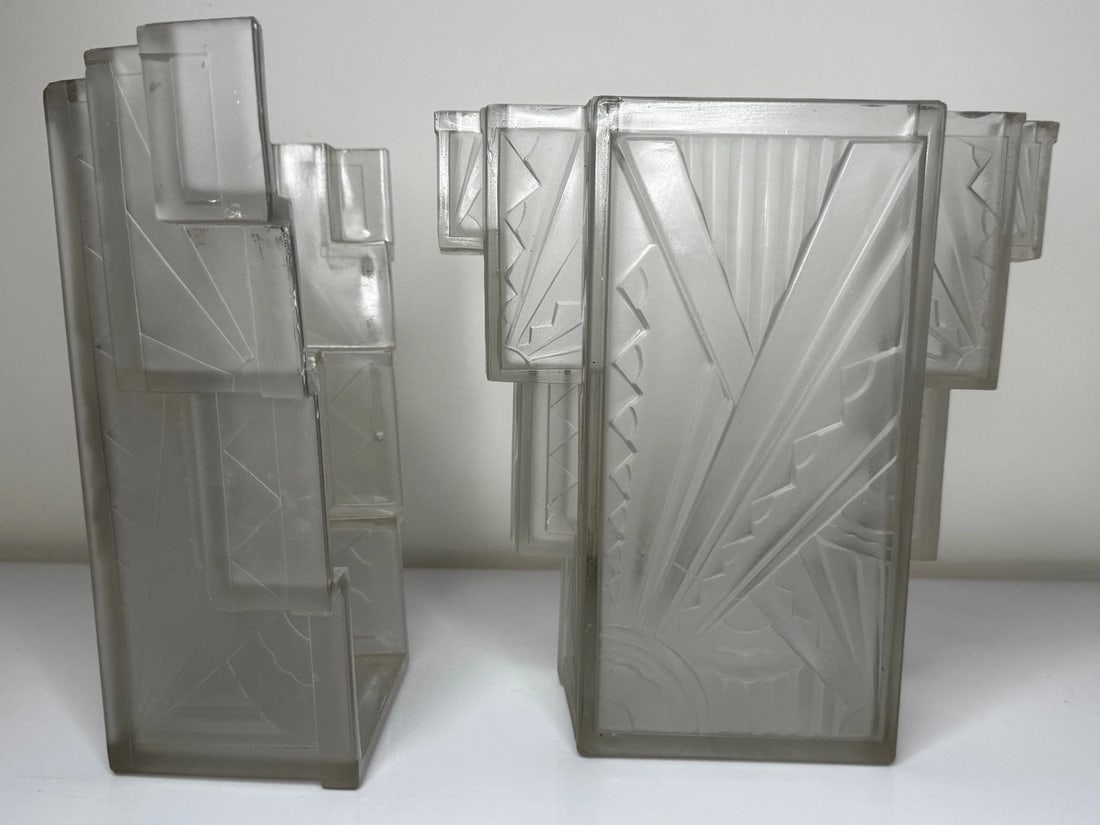 Pair Art Deco Skyscraper Glass Wall Lights in the Manner Of Marius-Ernest Sabino - 11