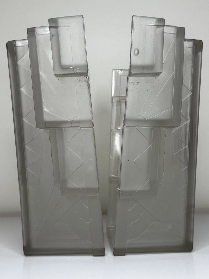Pair Art Deco Skyscraper Glass Wall Lights in the Manner Of Marius-Ernest Sabino - 19