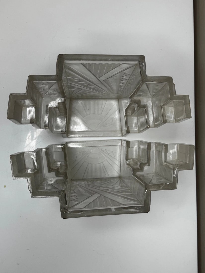 Pair Art Deco Skyscraper Glass Wall Lights in the Manner Of Marius-Ernest Sabino - 20