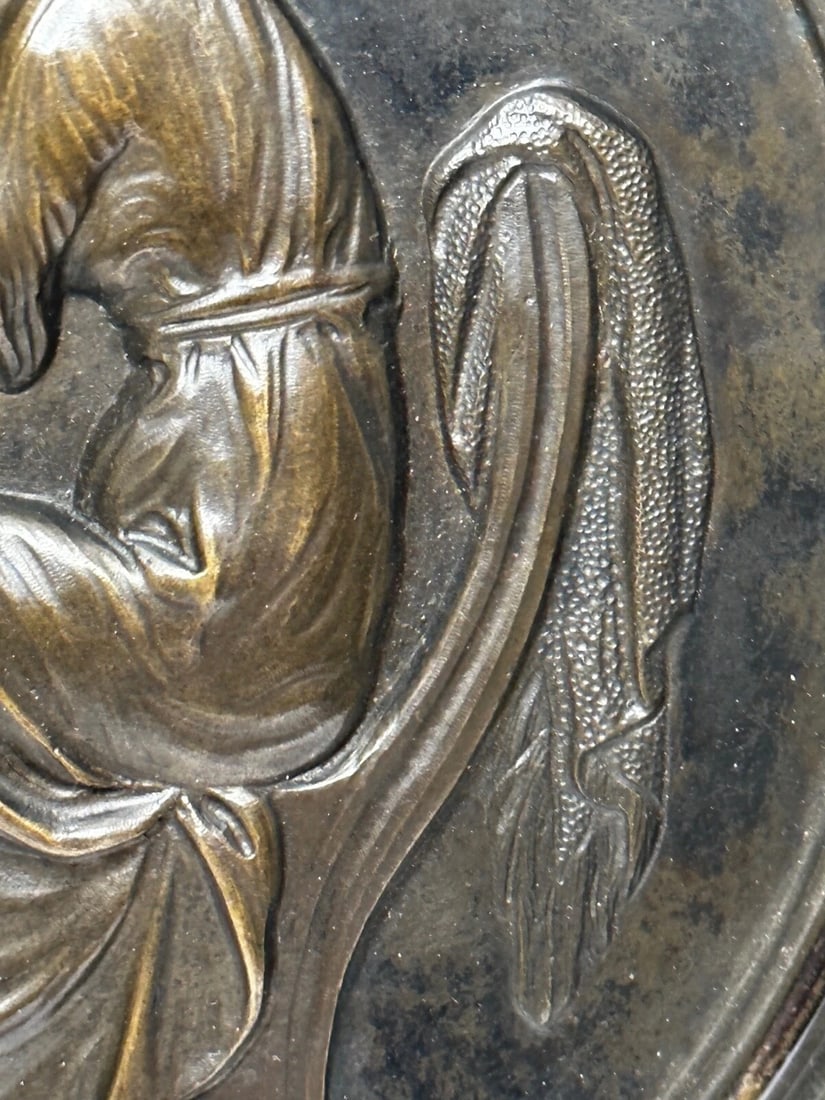 19th Century Coalbrookdale Bronze Circular Plaque Mother Holding Her Child - 10