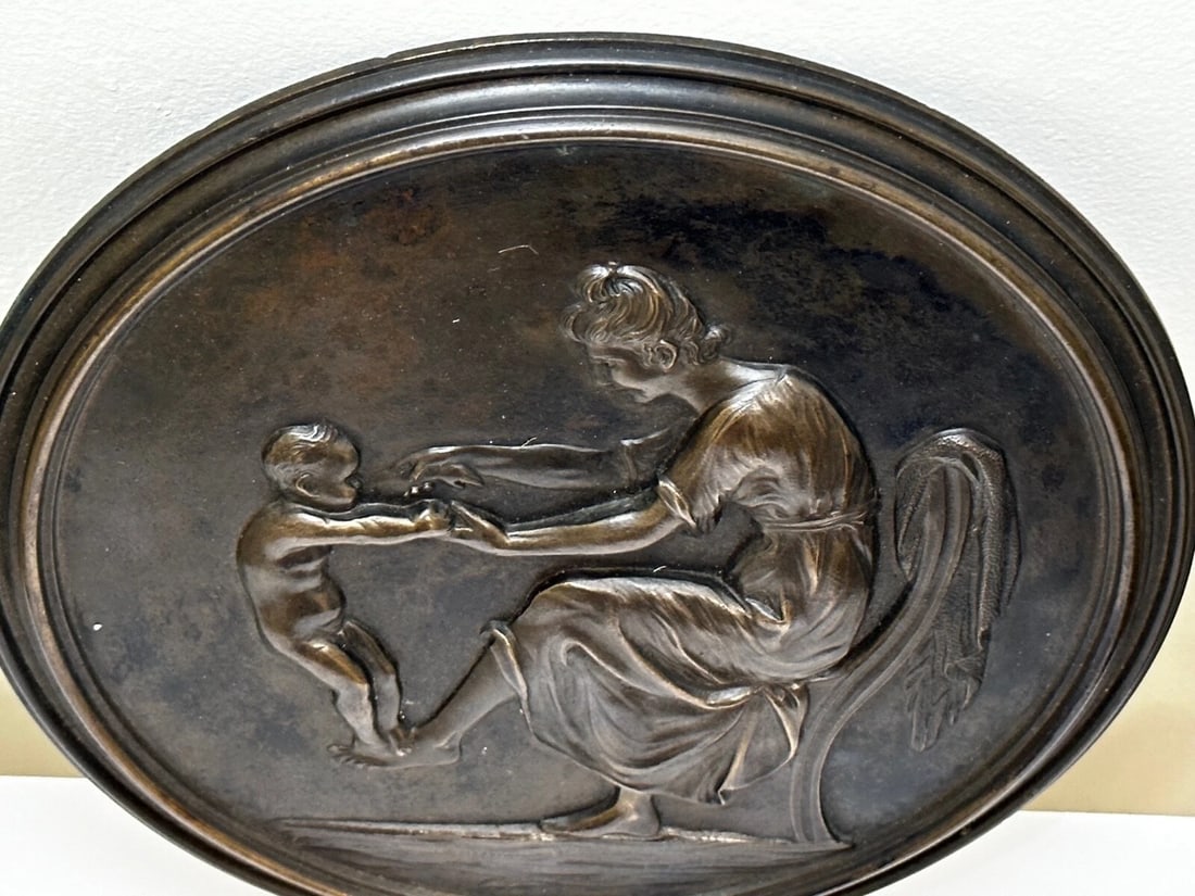 19th Century Coalbrookdale Bronze Circular Plaque Mother Holding Her Child - 3