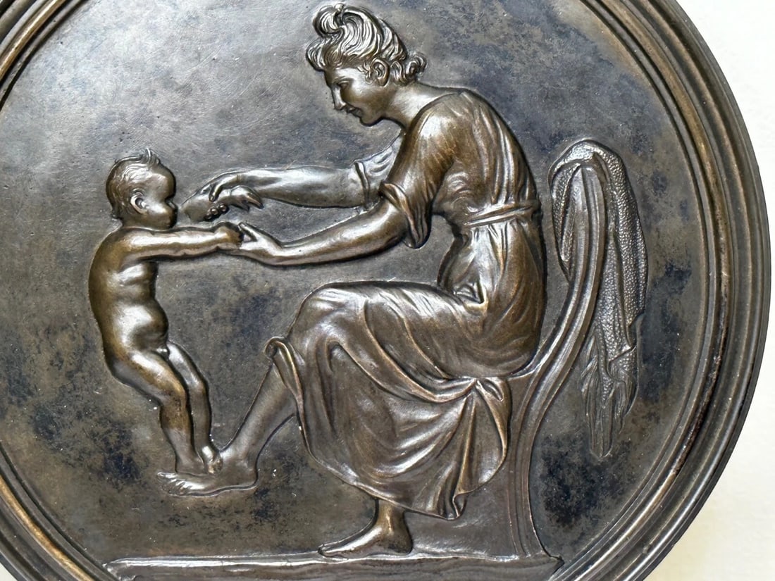 19th Century Coalbrookdale Bronze Circular Plaque Mother Holding Her Child - 7