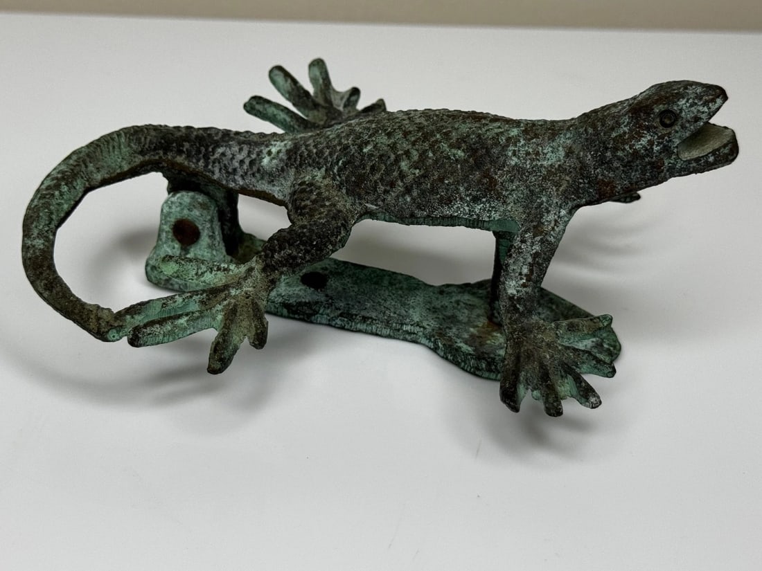Arts & Crafts Bronze Gecko Door Knocker c1915 In the manner of Oscar Bruno Bach - 4