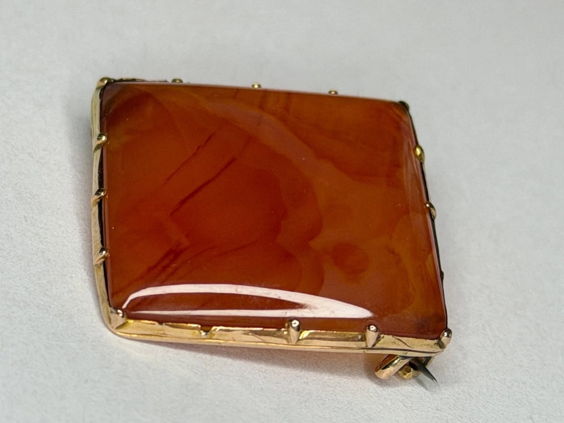 Georgian c.1830 Square Cabochon Carnelian Agate Brooch in 9ct Gold - 4