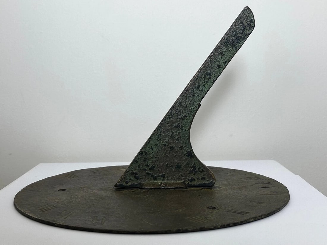 English Georgian Architectural Bronze Garden Round Sundial Top With Gnomon - 2