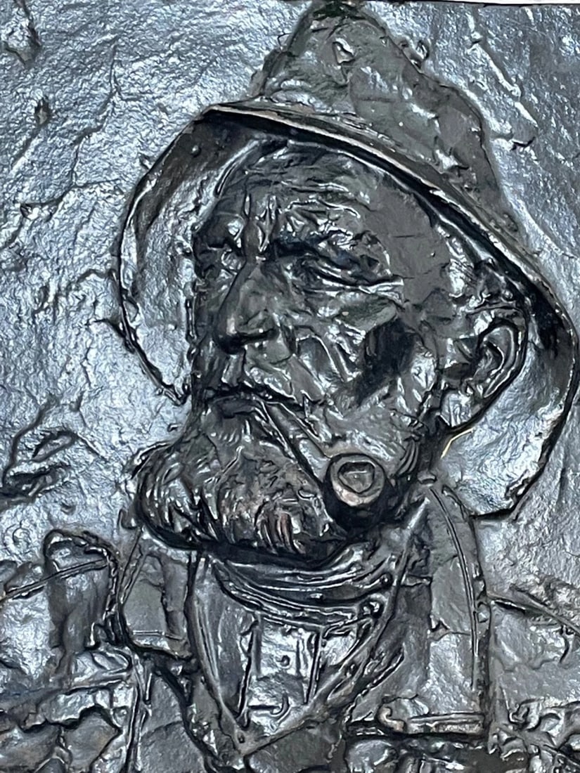 Antique English Fisherman Sea Captain Pipe Smoker Heavy Cast Iron Wall Plaque - 2