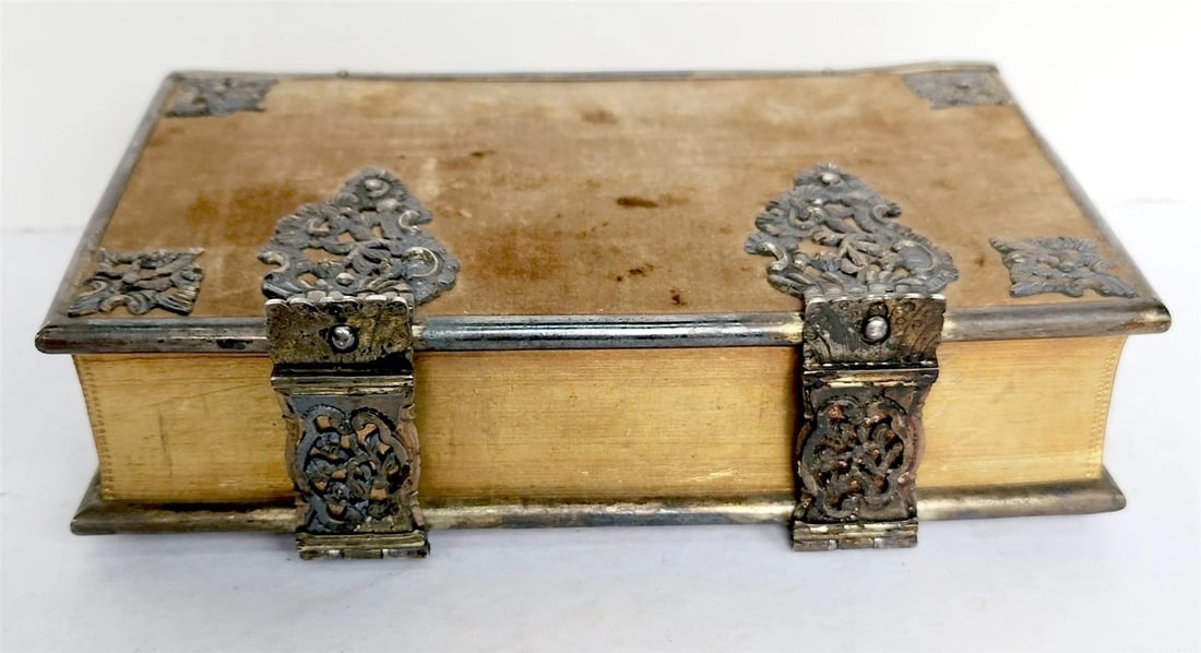 1857 GERMAN HYMNAL VELVET BINDING w/ BEAUTIFUL SILVER FITTINGS & CLASPS antique - 6