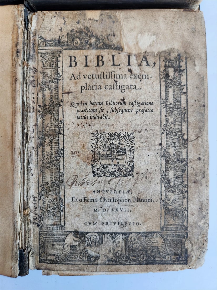1567 BIBLE in LATIN 2 VOLUMES by PLANTIN antique incl. 1612 R.Barker partial NT - 3