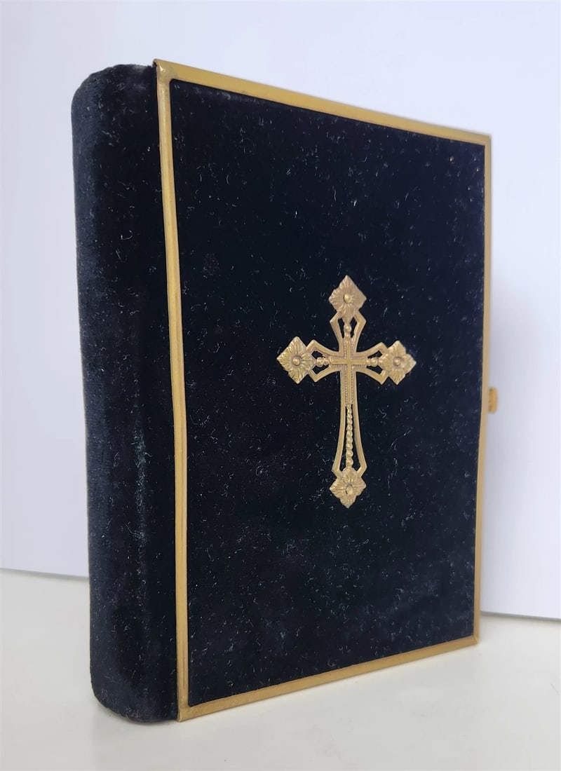 1902 GERMAN HYMNAL SONG BOOK VELVET BINDING w/ BRASS EDGES & CROSS antique - 7
